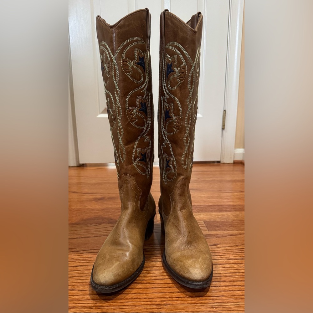Brown Leather Cowboy Boots with Beautifully Embroidery and fully lined. Size 8M - Picture 1 of 10